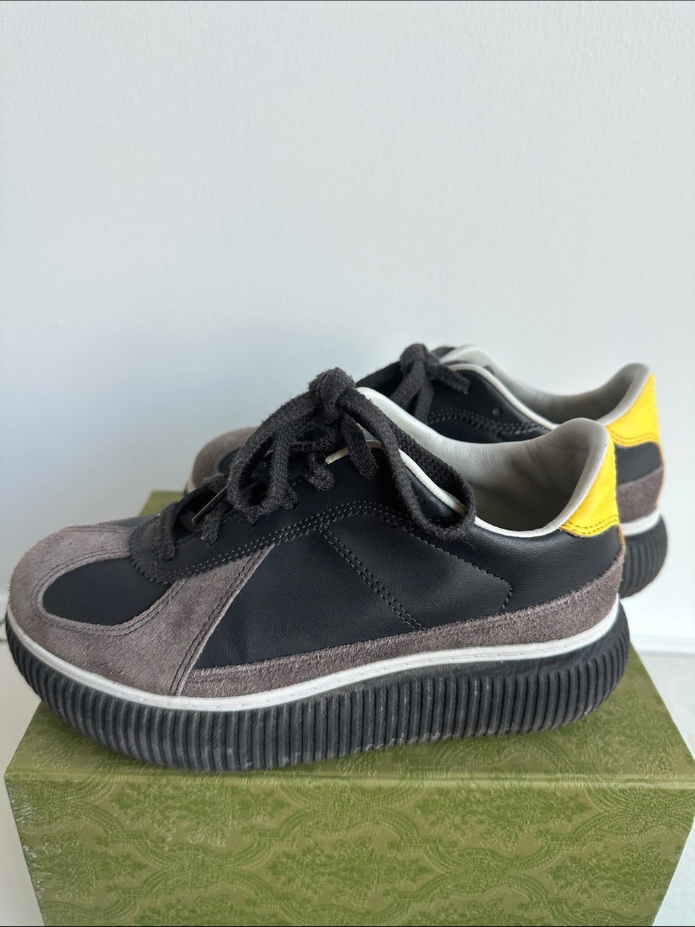 ONITSUKA TIGER Black and Gray Platform Skate Sneakers with Yellow Heel